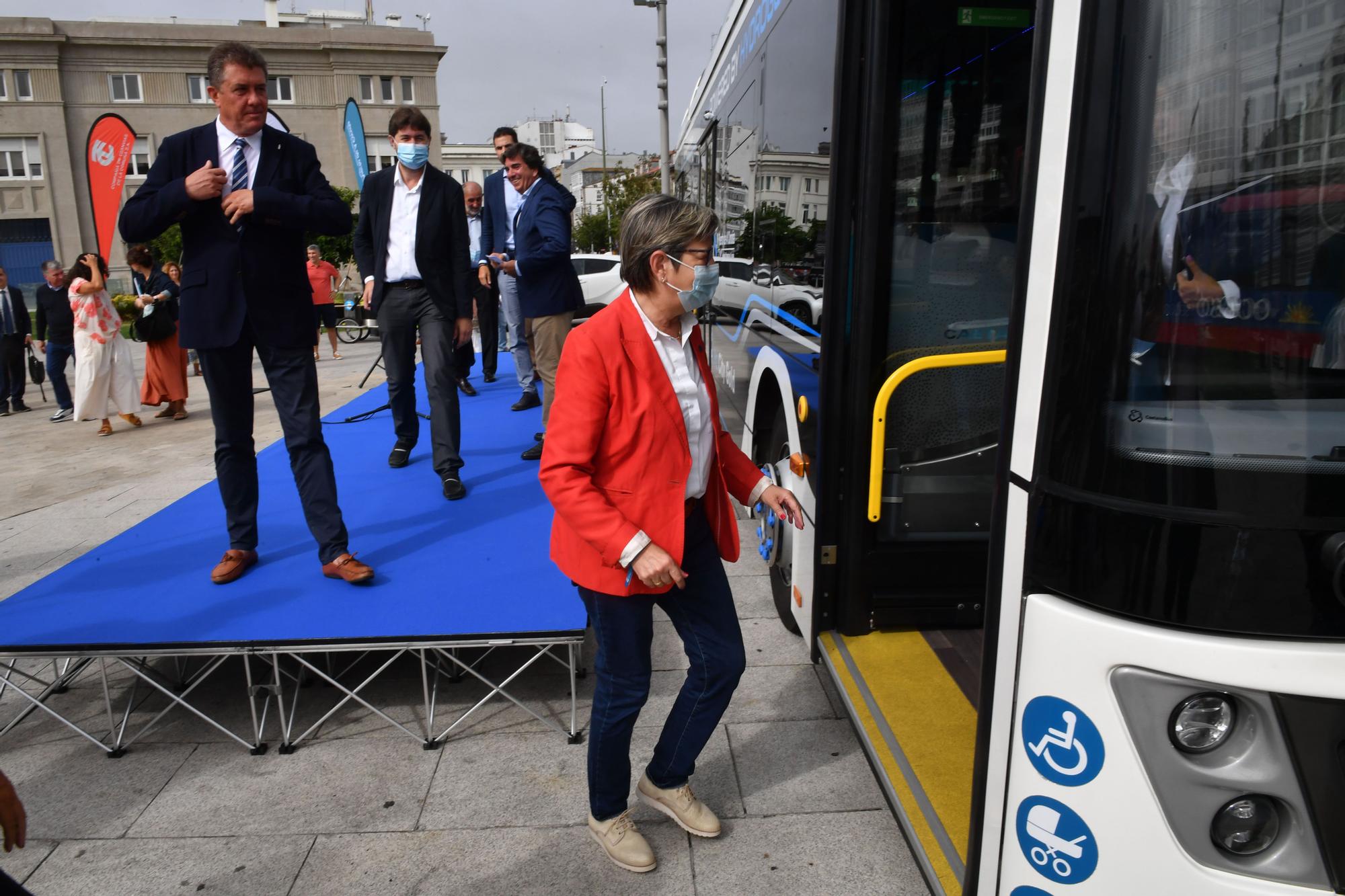 Un bus propulsado por hidrógeno se une a la línea 1 para recorrer A Coruña durante una semana