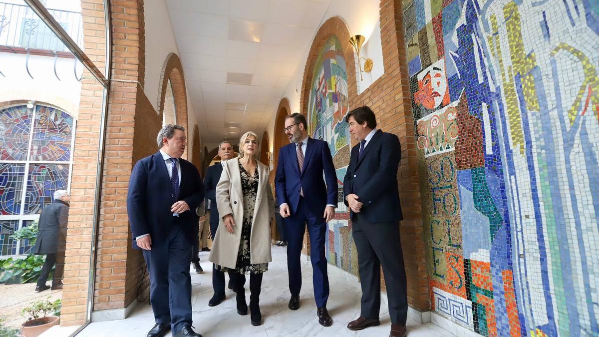 La consejera de Desarrollo Educativo, Patricia del Pozo visita el Conservatorio Rafael Orozco.