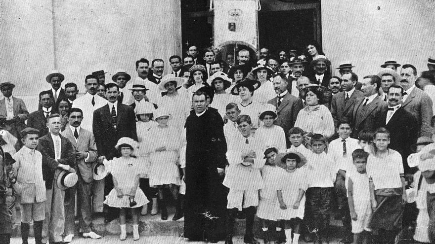 El milagro del padre Aquilino: historia del cura emigrante de Llanera que sobrevivió a tres disparos de un loco en Cuba