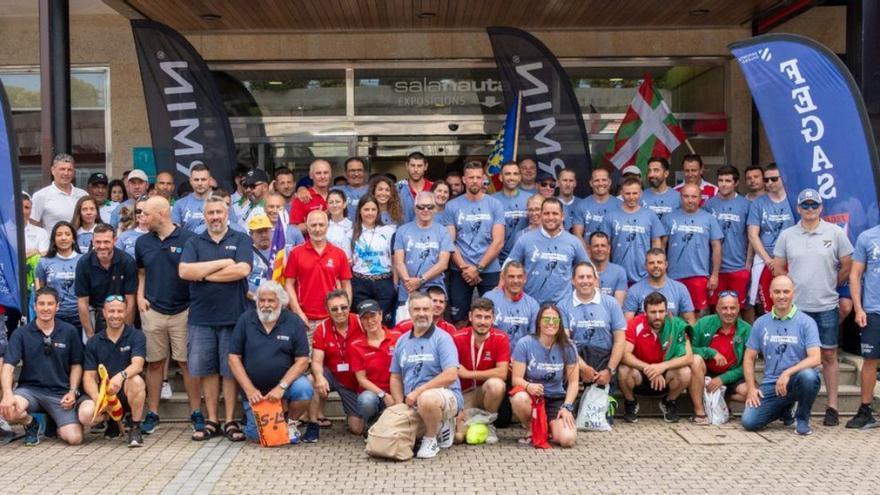 Los participantes del Campeonato de España en el Real Club Náutico de Sanxenxo.   | // FDV