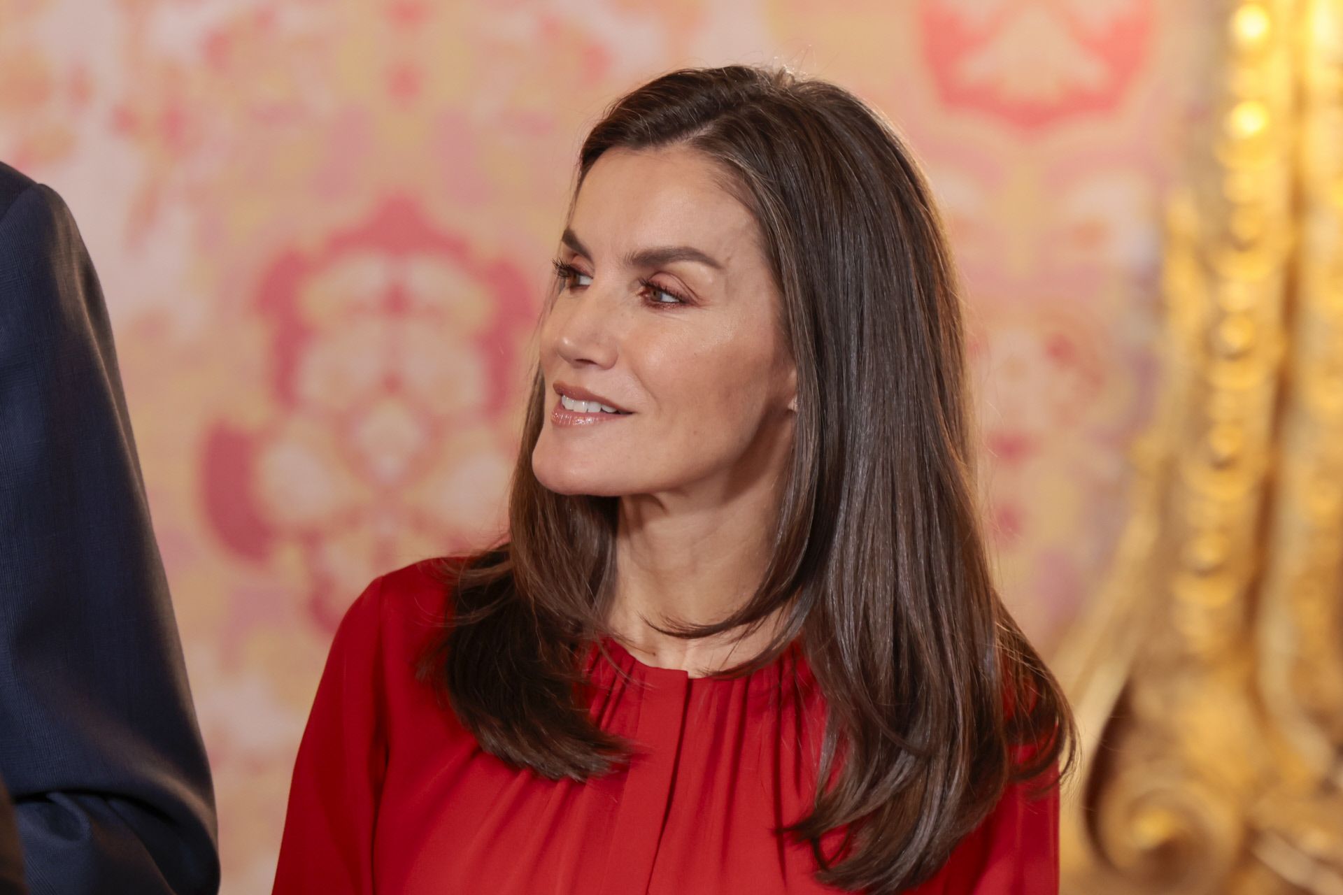 REINA LETIZIA HOY Una Falda Infinitas Posibilidades El Look M s reina-letizia-hoy-una-falda-infinitas-posibilidades-el-look-m-s