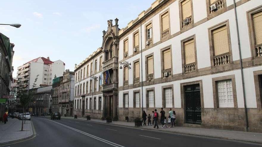 Fachada de la Diputación de Ourense.  // Iñaki Osorio