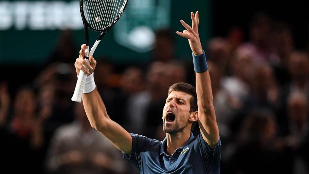 Djokovic celebra su victoria ante Federer