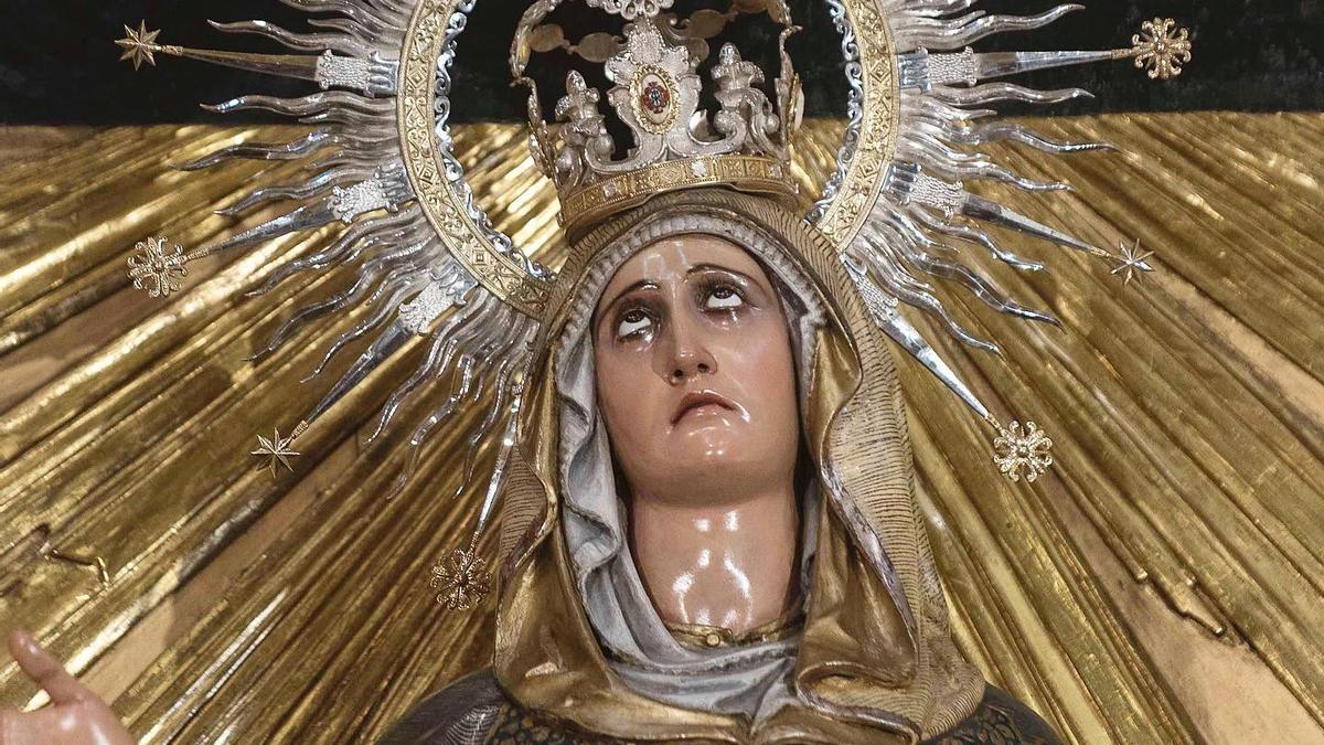 Nueva corona de La Piedad, que estrenará este año en la calle.