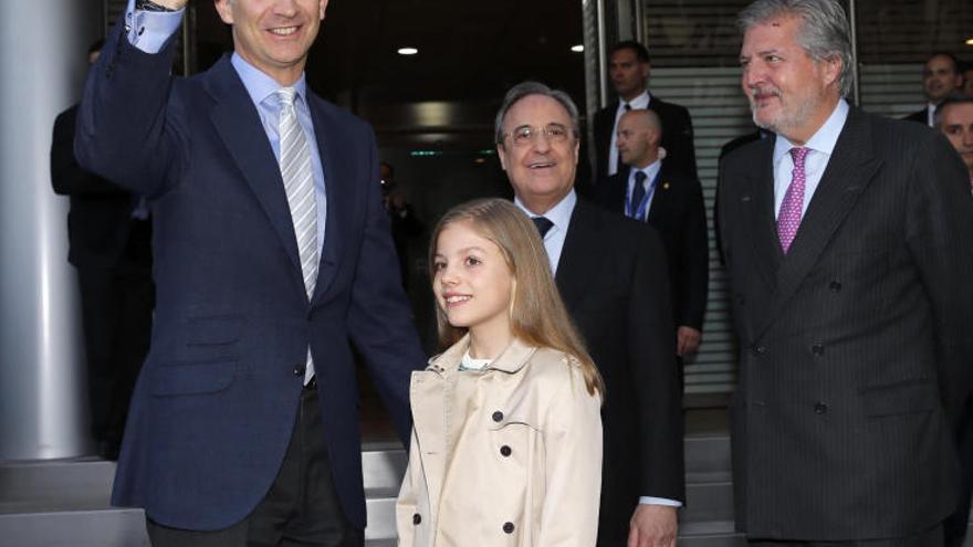 El rey lleva a la infanta Sofía al fútbol