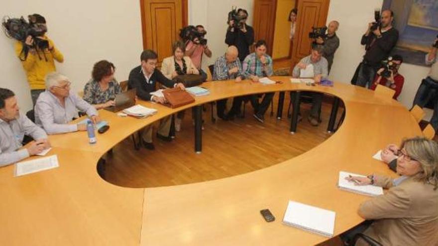 Imagen de la reunión del cerco, ayer en la Consellería do Medio Rural e do Mar, en Santiago. // Xoán Álvarez