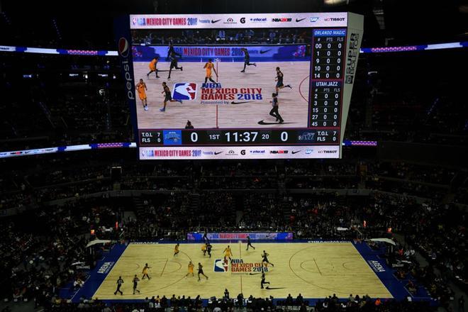 Vista General del partido de los NBA Global Games match entre Orlando Magic y Utah Jazzen el Mexico City Arena en Ciudad de Mexico