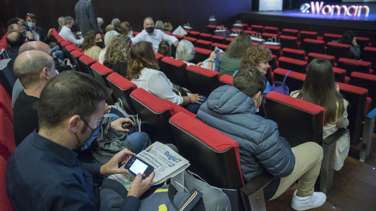 Tercera edició de l'eWoman al teatre Kursaal