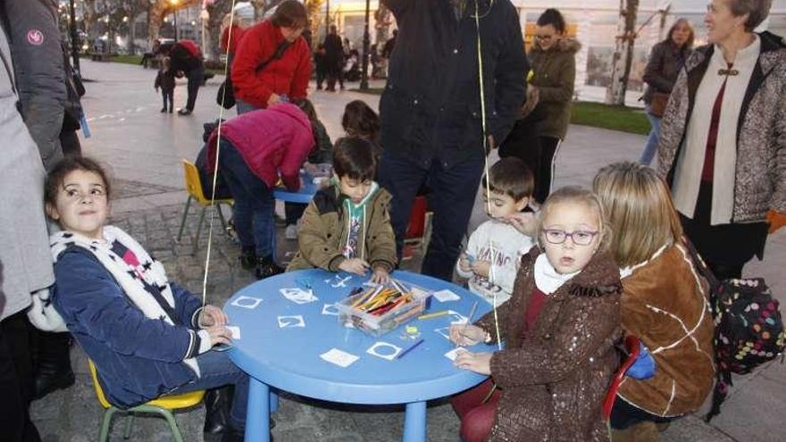 En la calle se instalaron juegos para niños durante la tarde. // S.A.