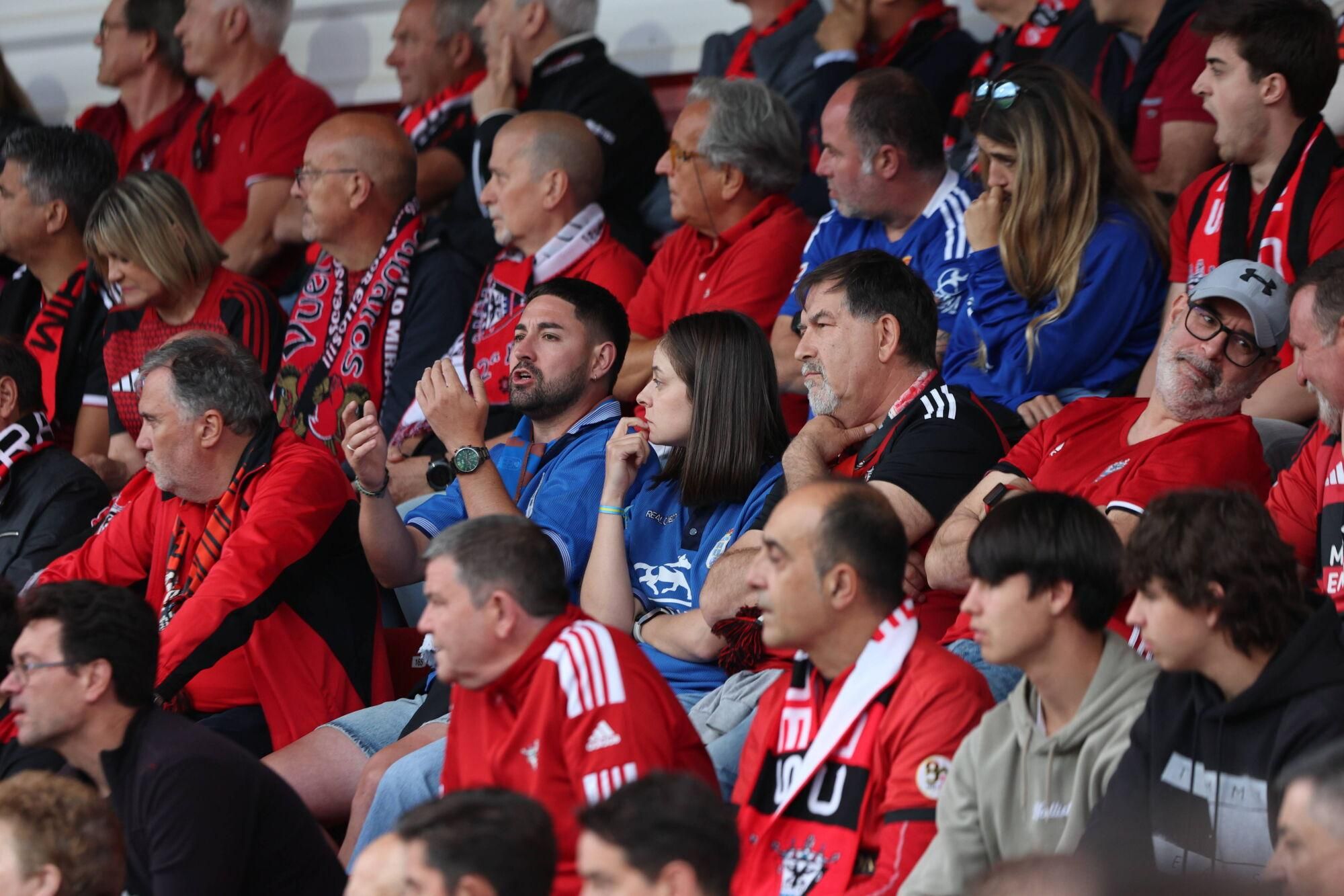 EN IMÁGENES: Ambientazo en la ida de la final por el ascenso a Primera entre Mirandés y Oviedo