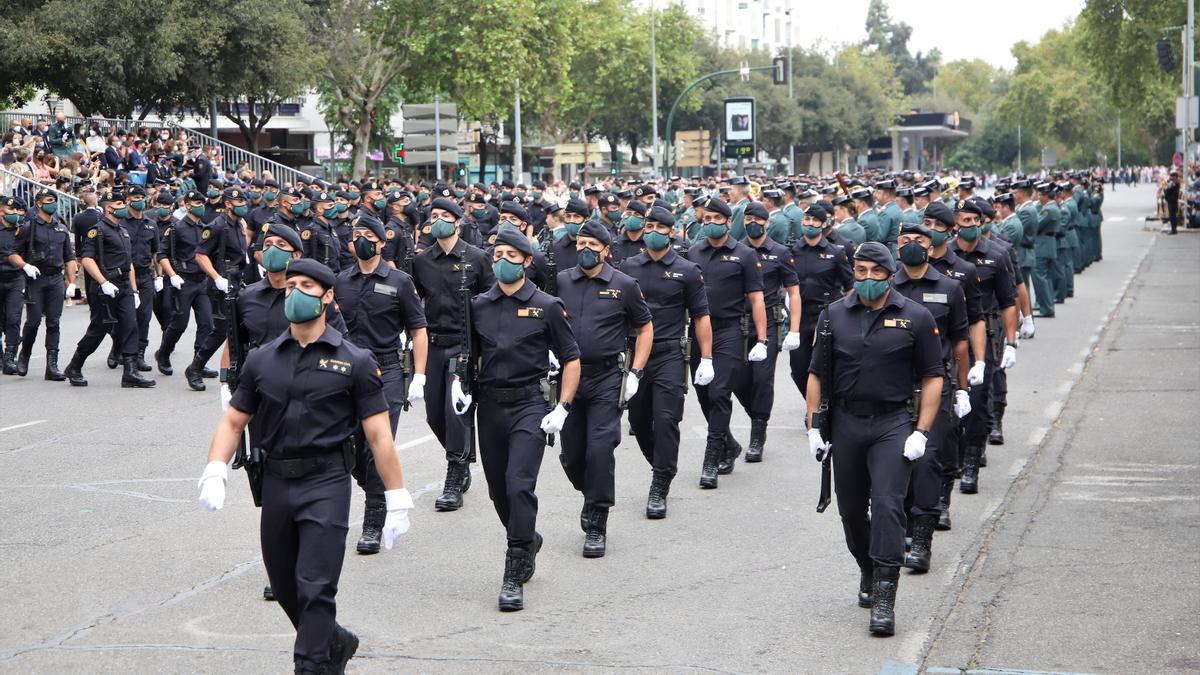 Parada militar y desfile de la Guardia Civil en Córdoba