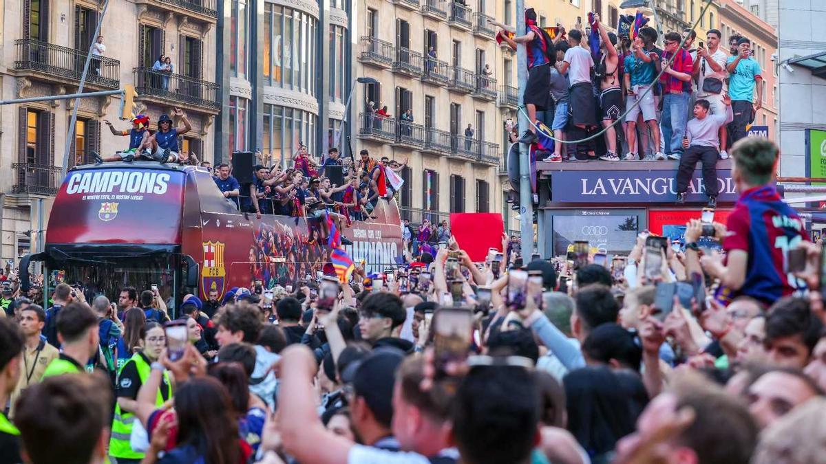 La ciudad se vuelca con el FC Barcelona, los ganadores del la Liga