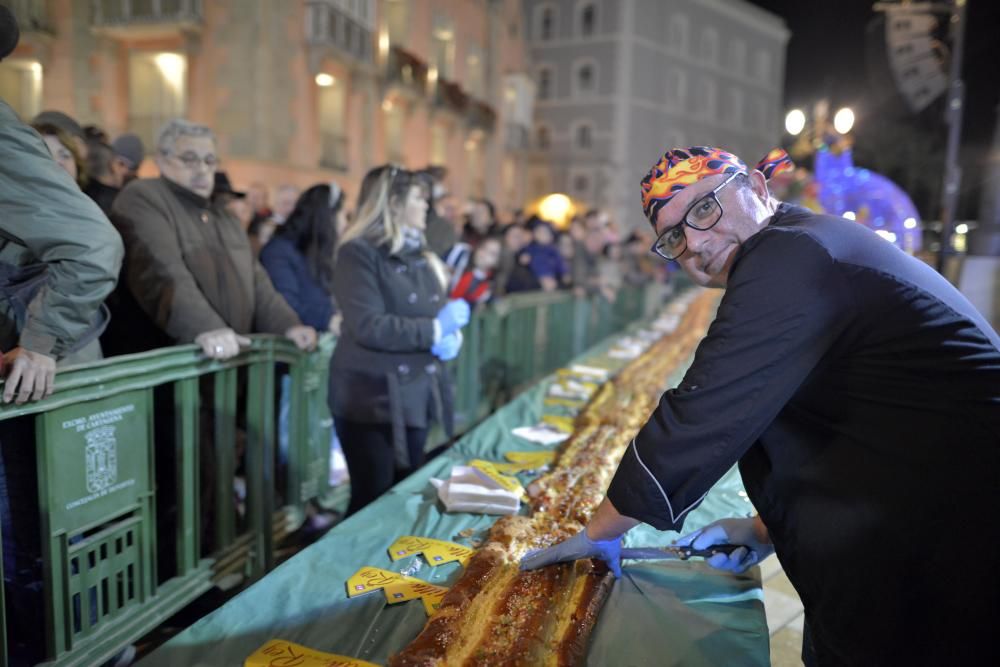 Roscón para todos en la Plaza del Ayuntamiento de Cartagena