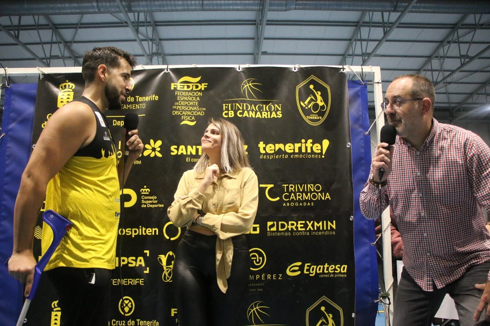Propuesta de matrimonio sorpresa en el baloncesto de Tenerife