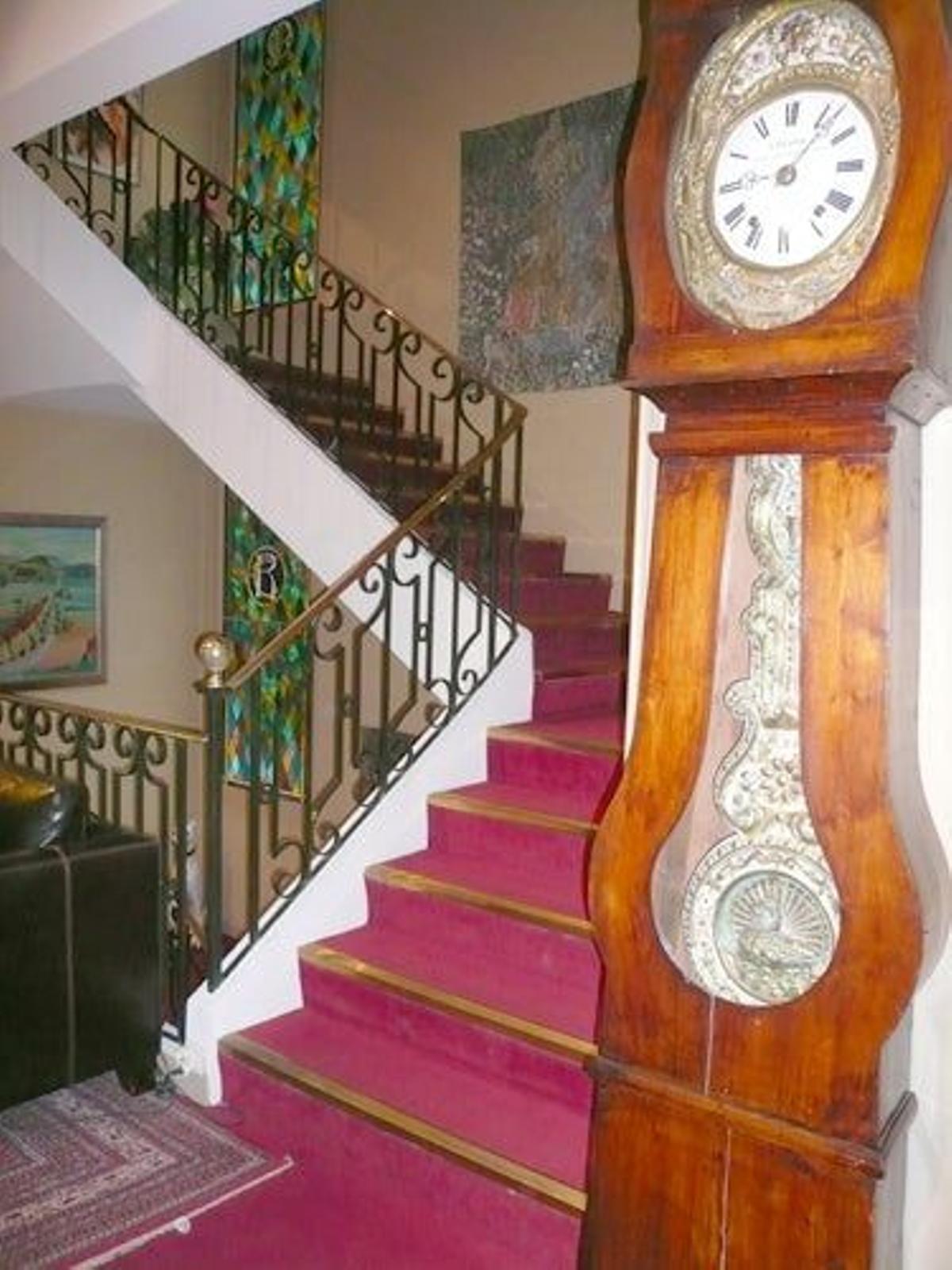 Escalera de acceso a las habitaciones de  Le Domaine d&quot;Auriac
