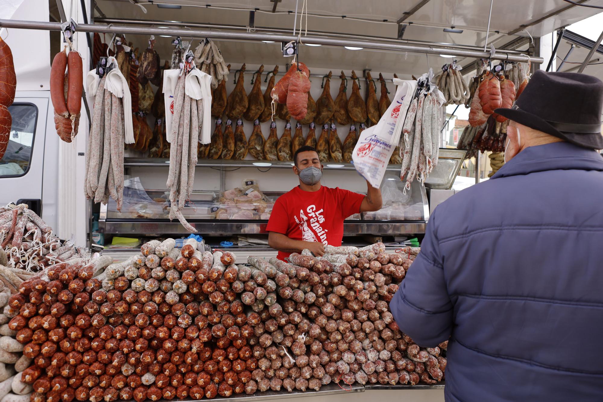 La Fira de Cocentaina prosigue con venta de vehículos, maquinaria agrícola y alimentación