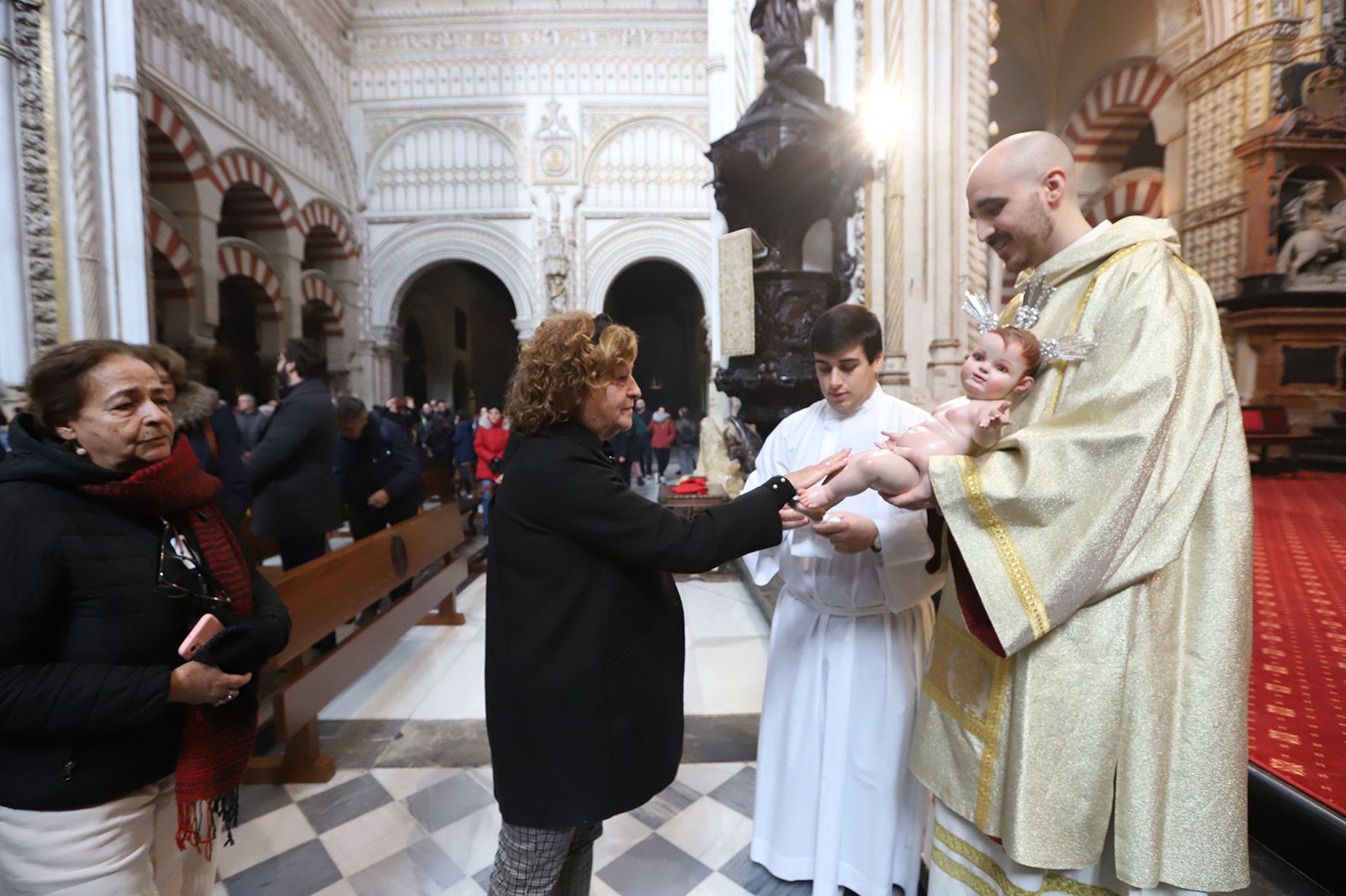 El obispo de Córdoba pide por la paz en la misa de la Navidad