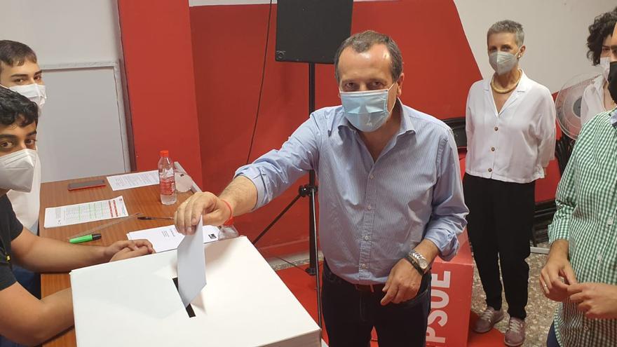 Primarias del PSOE andaluz: Díaz saca 100 votos más que Espadas en Málaga
