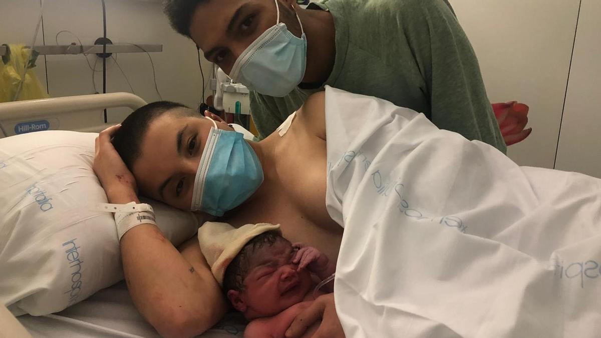Alexa y Hugo, los primeros bebés de 2022 - Levante-EMV