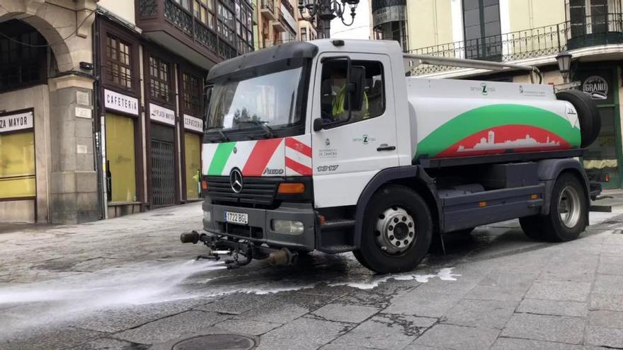 Desinfección de las calles de Zamora por el coronavirus