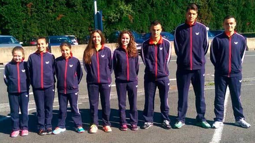 La representación del Avilés Tenis de Mesa que partió ayer hacia Blanes, Gerona, para participar en los Campeonatos de España.