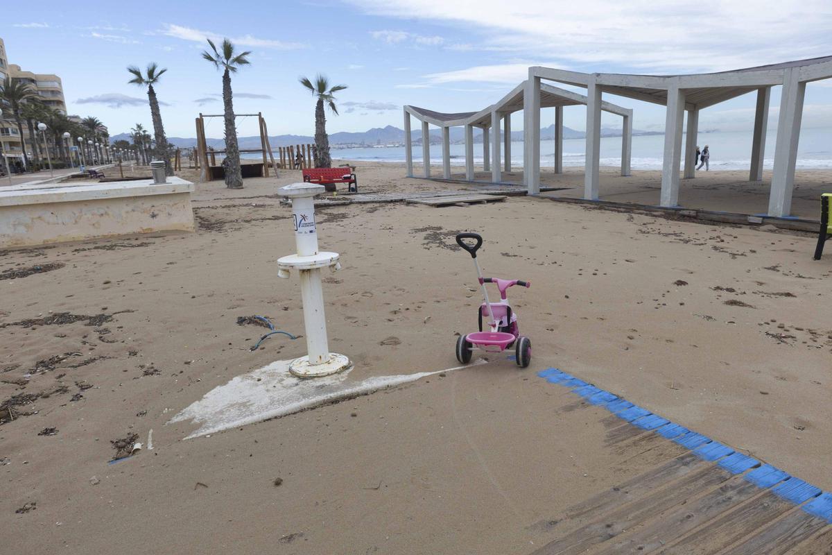 Estas son las playas más afectadas por las borrascas Ingrid y Harry en Alicante Estas son las playas más afectadas por las borrascas Ingrid y Harry en Alicante