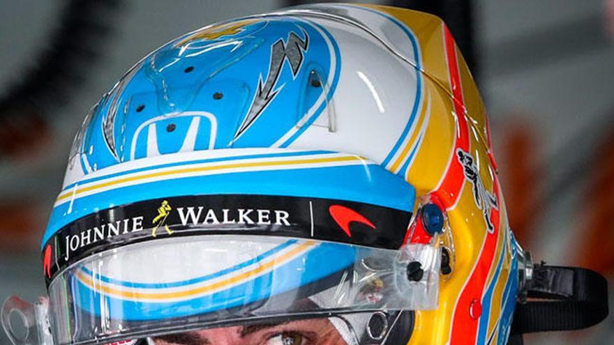 Fernando Alonso, ayer, en el circuito de Sepang. // Diego Azubel
