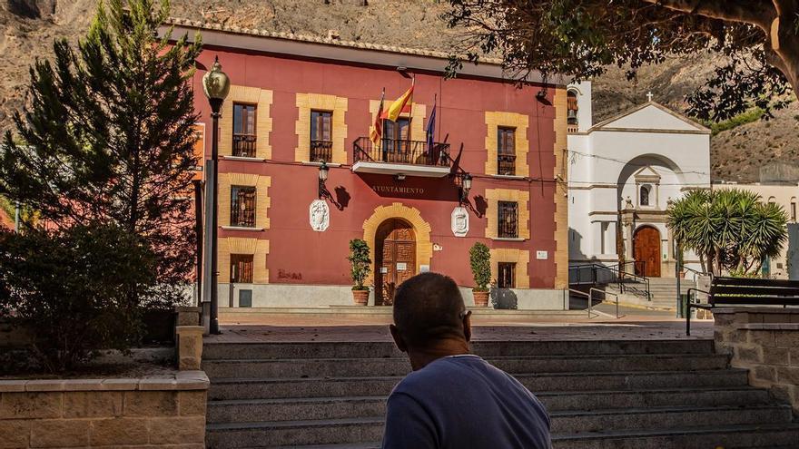 Aquí la secuencia de pleno de Redován en el que la oposición pregunta por el cobro del arratre de la grúa en efectivo y sin ordenanza fiscal