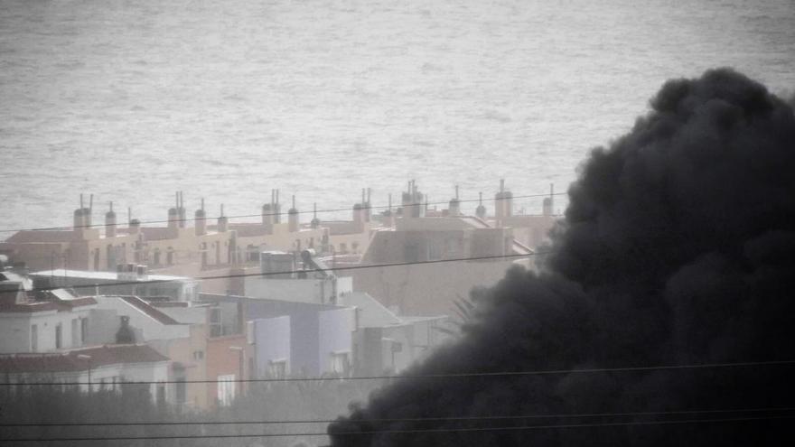 Incendio en un invernadero de Agüimes