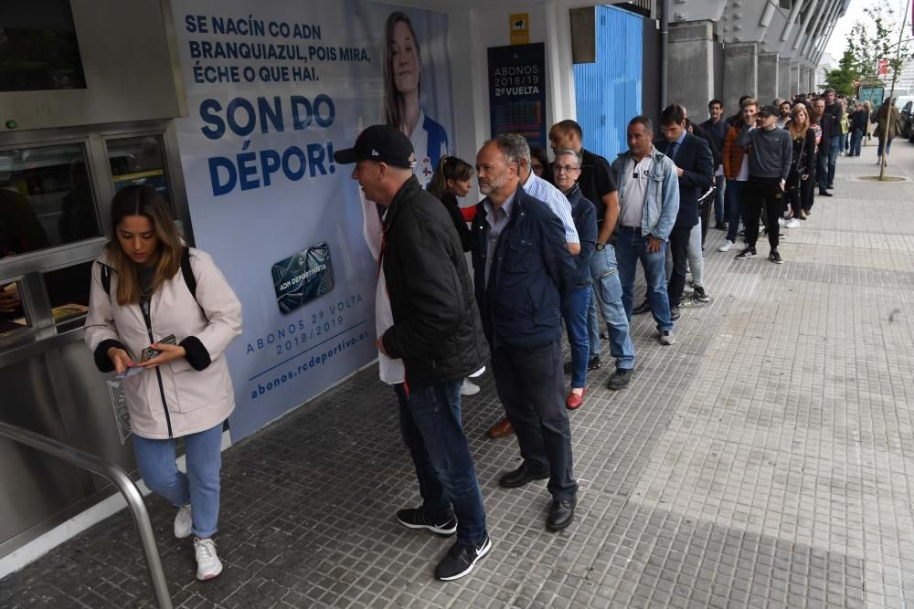 Colas por las entradas para el Dépor-Mallorca