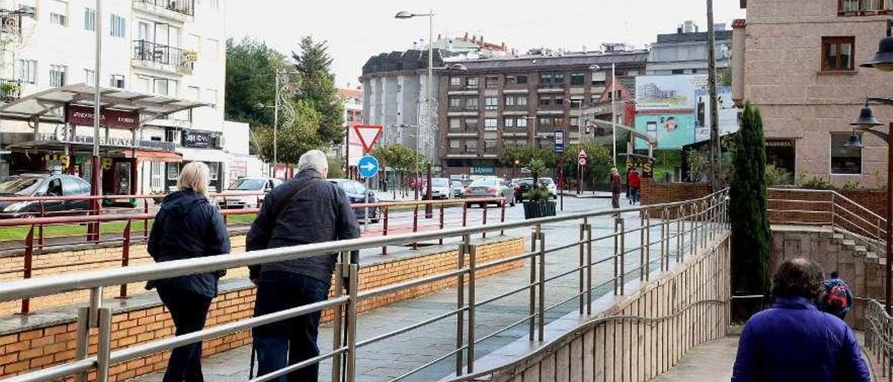 Los 530 metros de la Avenida de Galicia se recorren en 7 minutos andando, según el Metrominuto. // A. Hernández