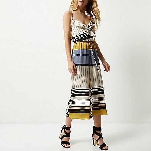 Jumpsuit para una ocasión especial, con estampado a rayas de River Island (65€)