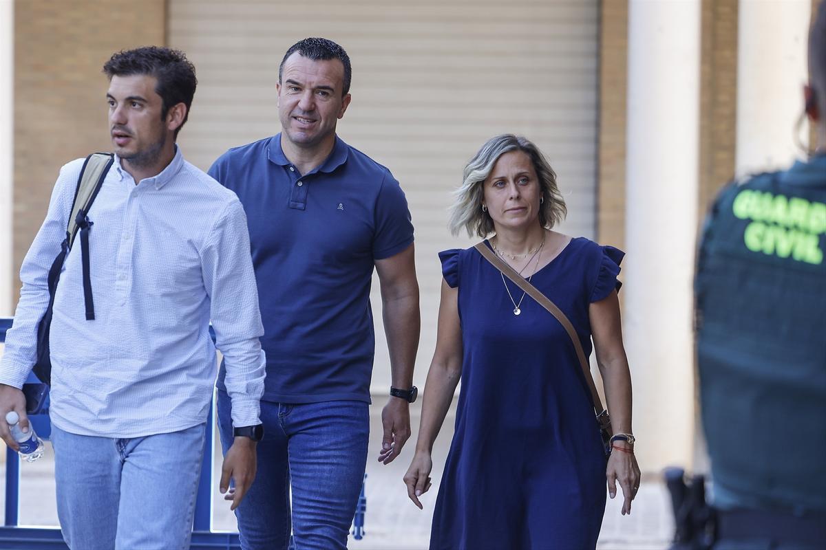 El presidente de la Diputación de Valencia, Vicent Mompó, entrando al juzgado de la dana para declarar por segunda vesz