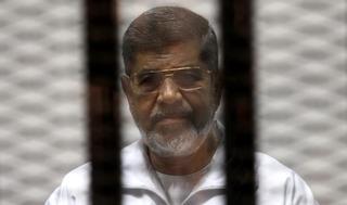 El expresidente egipcio Mursi es enterrado en una discreta ceremonia en El Cairo