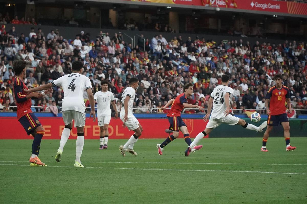 1-1 | España se conforma con un empate plomizo ante Irak en Riazor