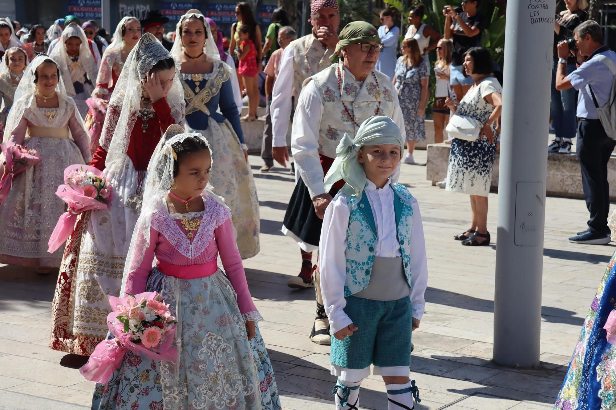 Una Ofrenda en pleno Septiembre con las Fallas del Marítimo