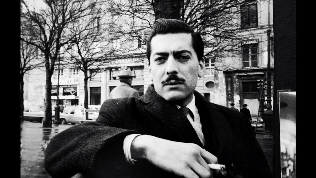 Vargas Llosa en París a principios de los 60, en la época en que escribió 'La ciudad y los perros'.