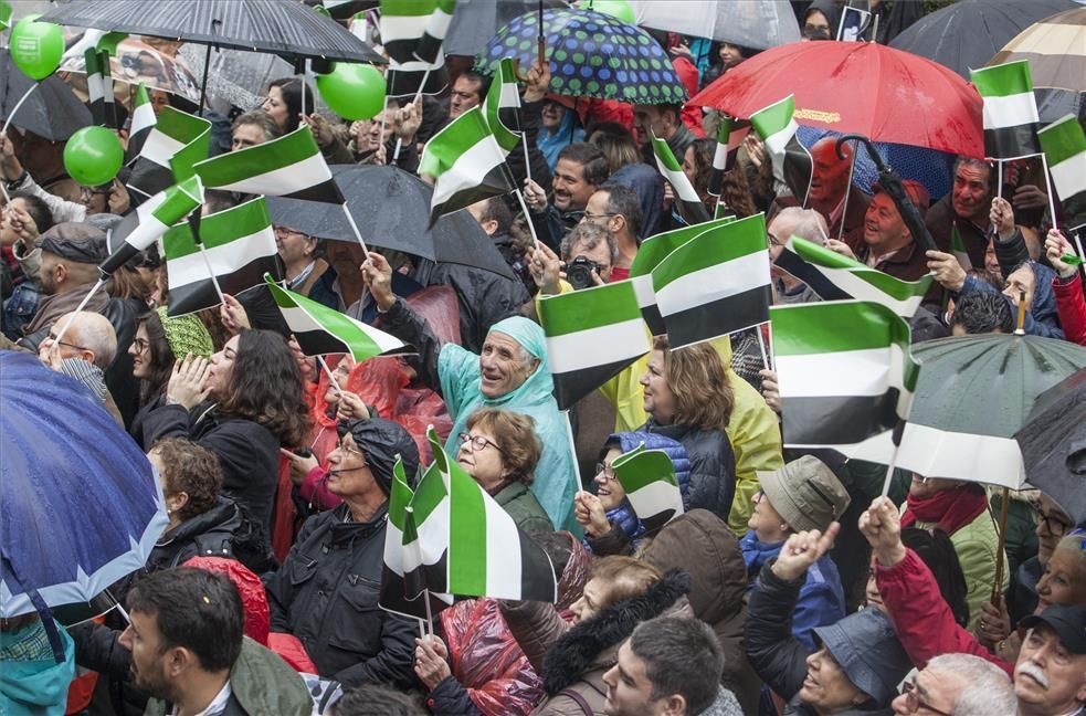 La manifestación por un tren digno para Extremadura en imágenes