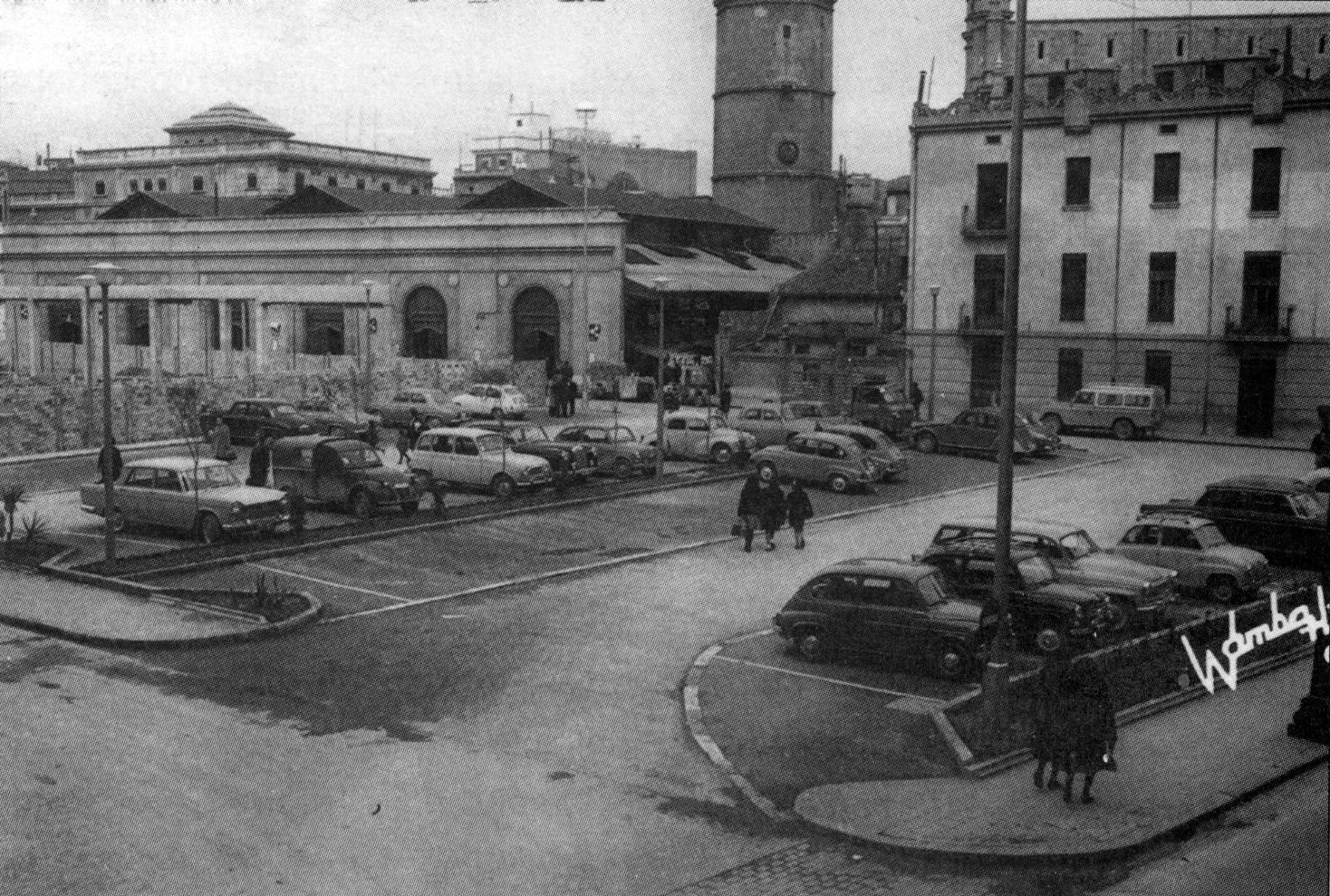 Los coches podían aparcar en la plaza Santa Clara, como muestra esta imagen.
