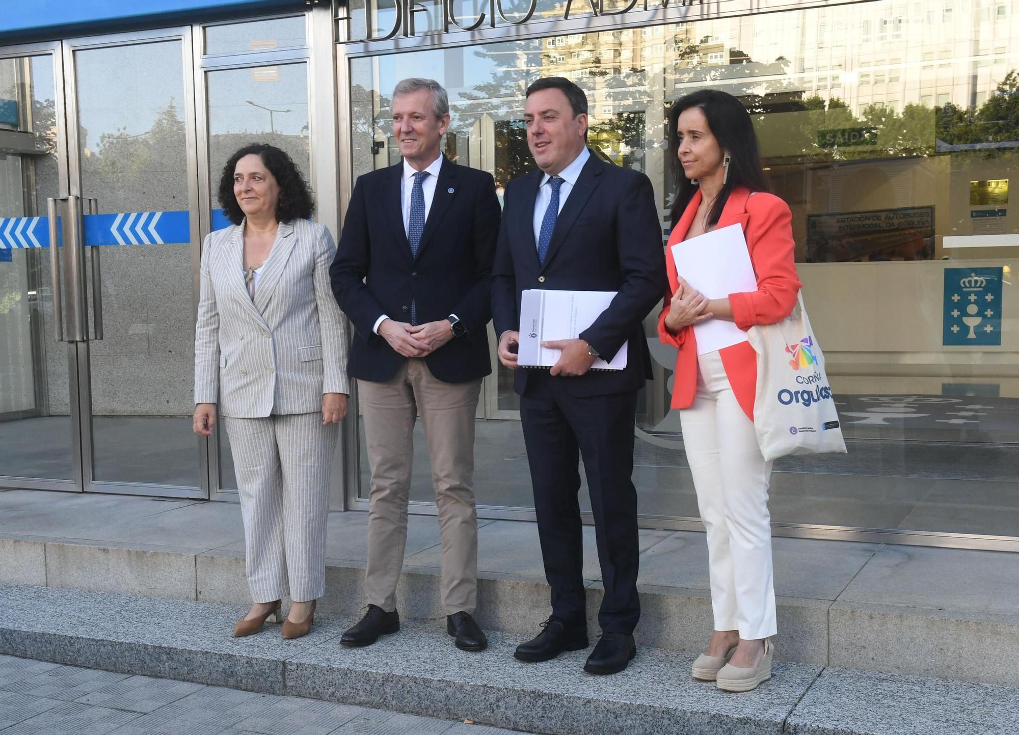 Reunión en A Coruña de los presidentes de la Xunta y la Diputación