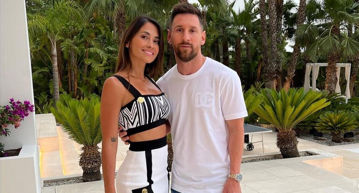 Messi y su mujer, en una imagen de archivo en Ibiza