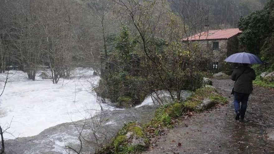 El río Umia, a su paso por Segade.  // Noé Parga