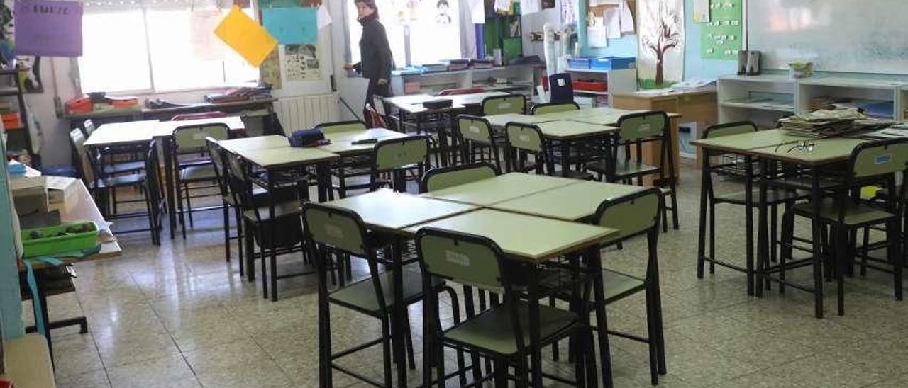 Aula vacía en un colegio gallego en esta etapa de confinamiento. // Xoán Álvarez