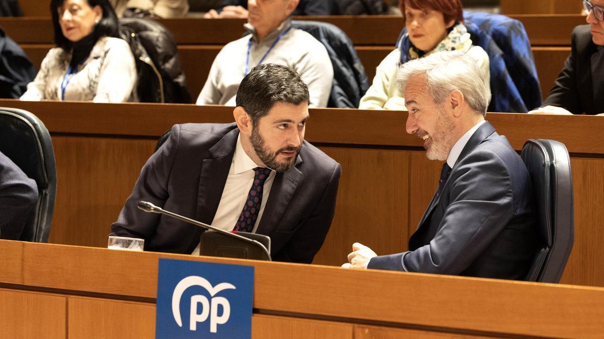 PACTOS ARAGÓN | Azcón sin escapatoria: el pactómetro obliga al PP a volver a los brazos de un Vox reforzado