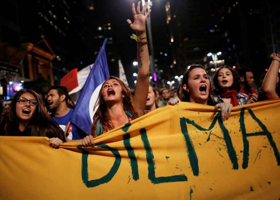 Protesta contra el presidente interino de Brasil Michel Temer y en apoyo del presidenta, Dilma Rousseff
