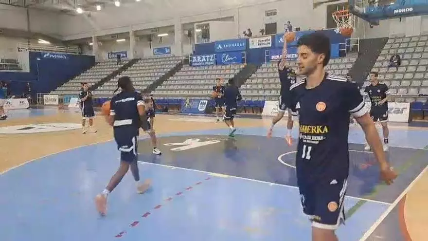 VÍDEO: El Alimerka Oviedo Baloncesto, en San Sebastián listo para comenzar el sueño del ascenso a la ACB