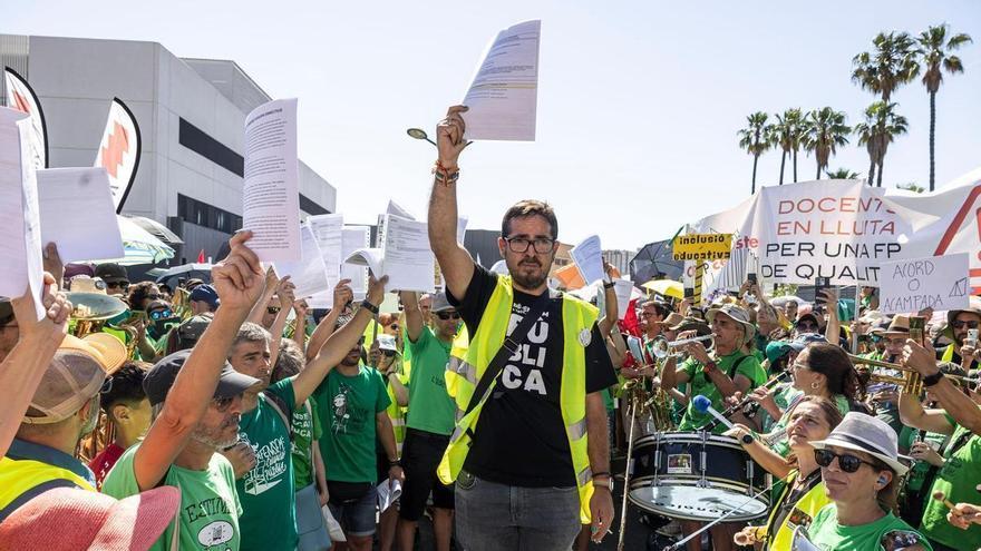Els 300 càrrecs directius ja dimitits no fan marxa arrere: “Així no podem continuar”