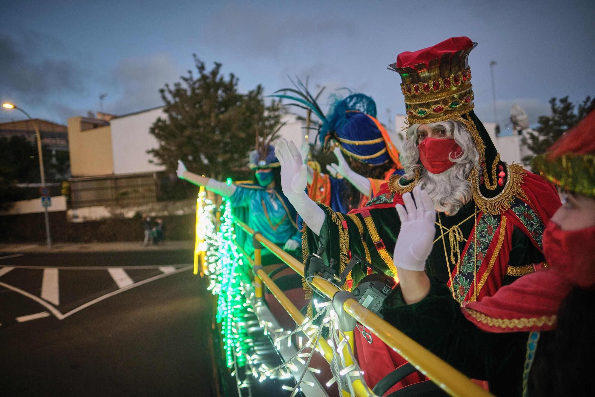 Los Reyes magos recorren Santa Cruz