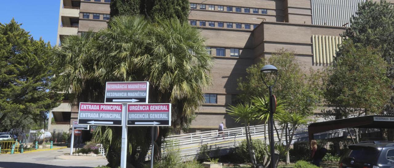 Fachada del Hospital Lluís Alcanyís en una imagen de archivo