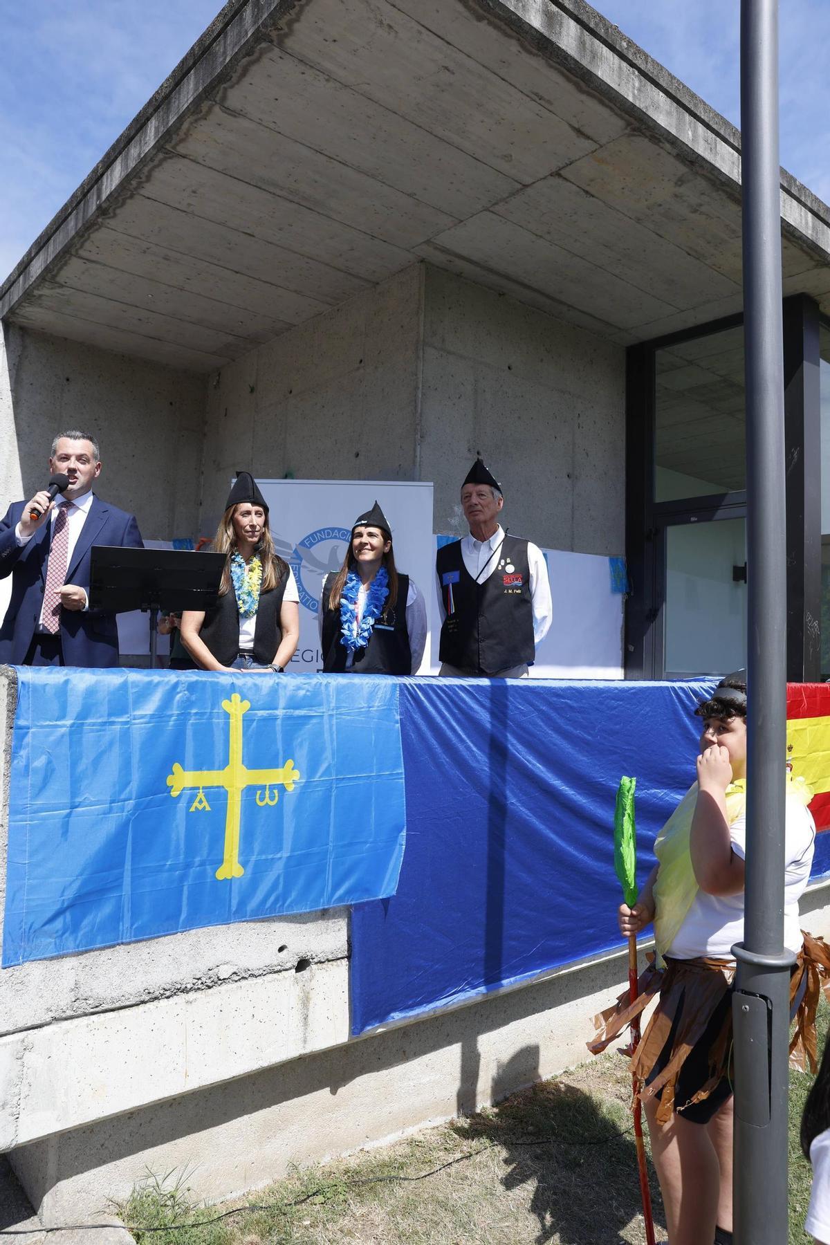 El colegio Juan Pablo II-San Miguel recrea el Descenso del Sella (en imágenes)